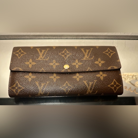 🌸🌸SOLD🌸🌸Authentic Louis Vuitton cute interior - Picture 1 of 7